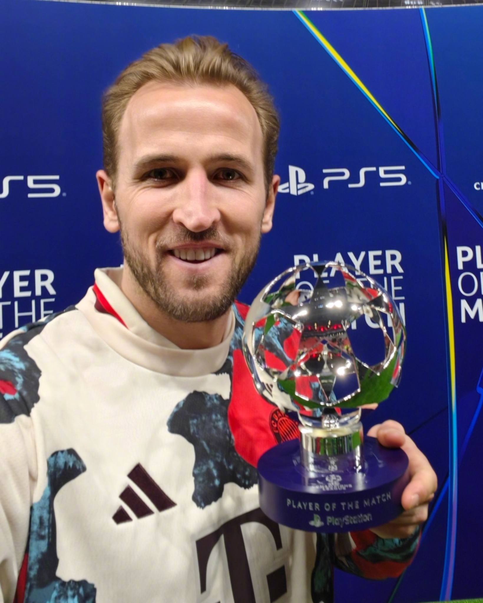 凯恩赛事官方发布精彩发挥新规，拜仁争议不断！