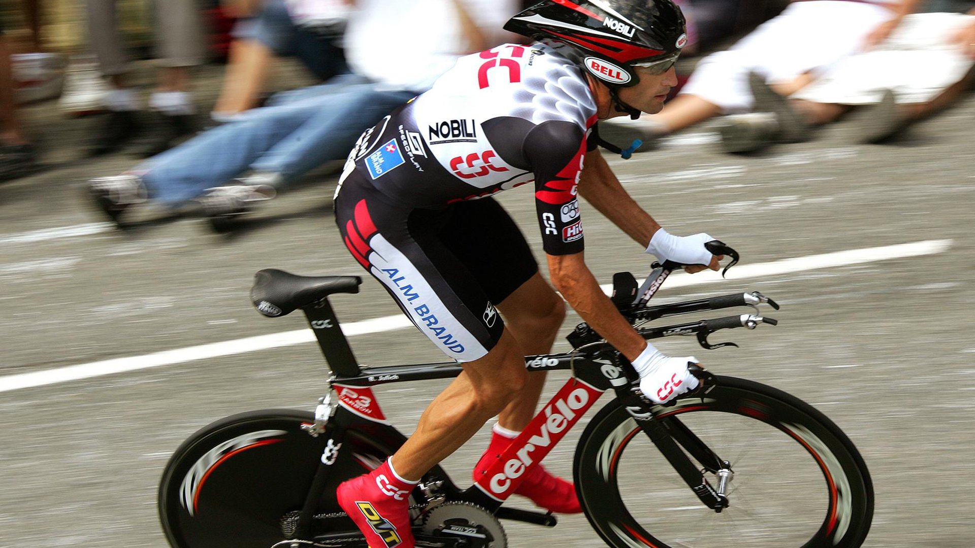 姆巴佩遭遇十二连败，TES教练面临压力！逆境中的战士们，奋勇前行的背后故事